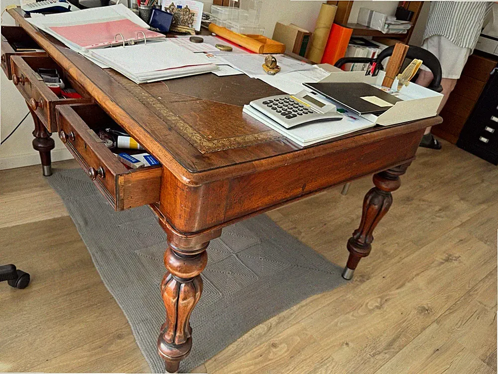 Schreibtisch Holz mit Lederauflage, 6 Schubladen, dunkelbraun, 140x95x75