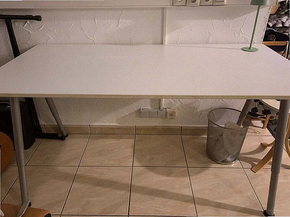 Schreibtisch Ikea, Weiß 160x80x75 cm mit Metallbeinen, höhenverstellbar