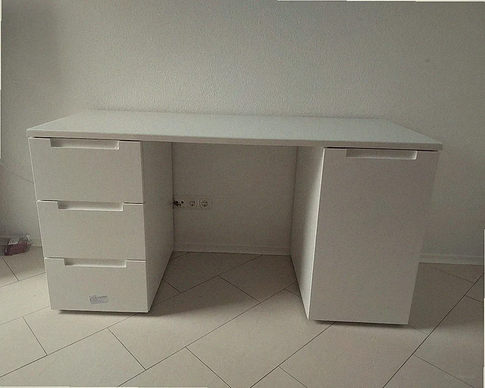 Schreibtisch mit Schubladen in Weiß