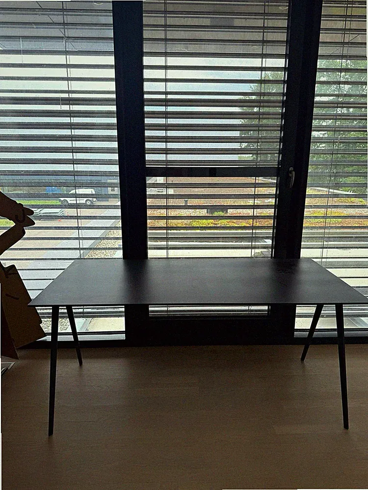 Modern Schreibtisch