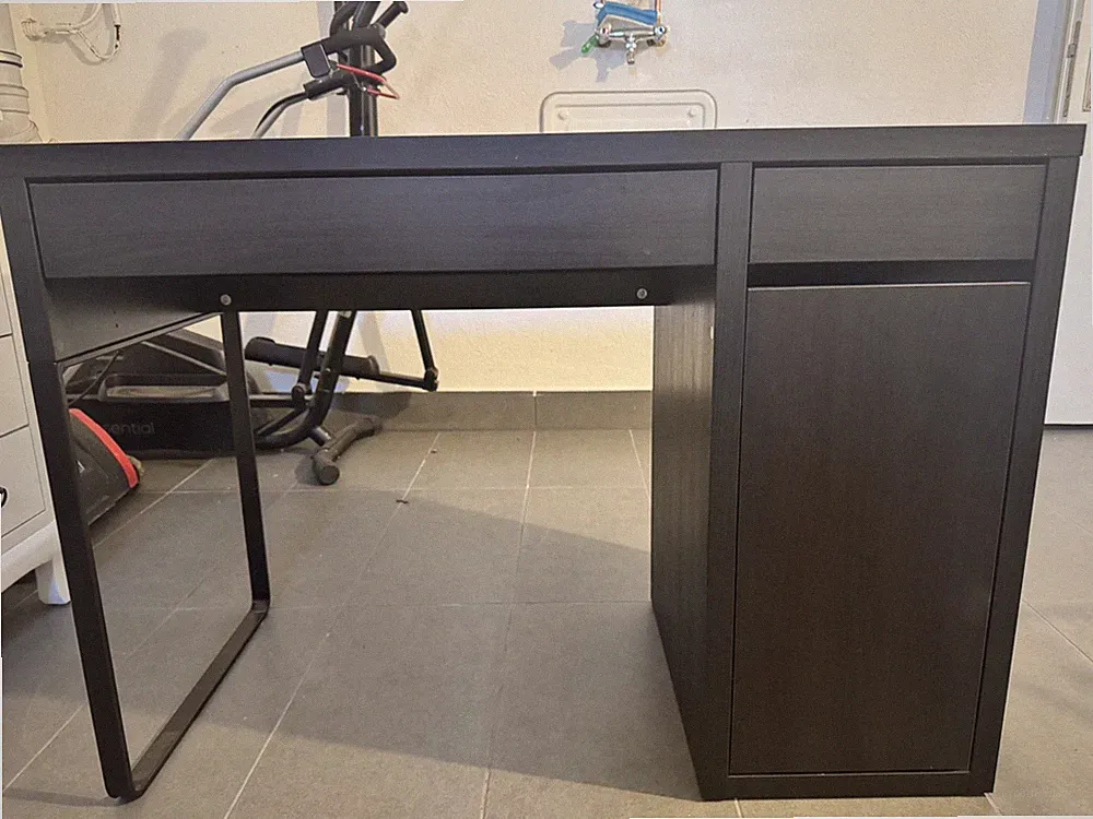 Schreibtisch von Ikea Micke