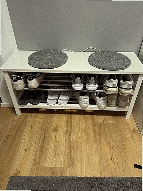 Schuhregal mit Sitzbank