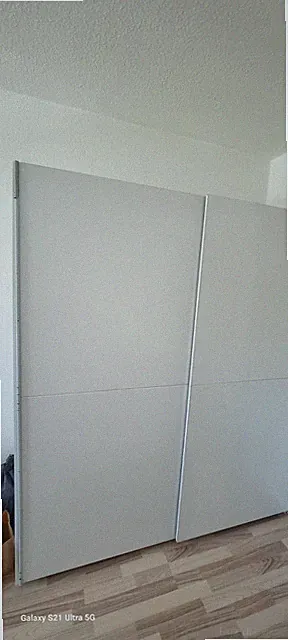Schwebetürenkleiderschrank