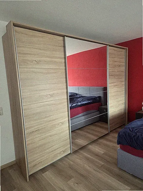 Schwebetürenschrank Inkl. Außenbeleuchtung