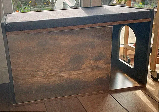 Sitzbank für Katzentoilette