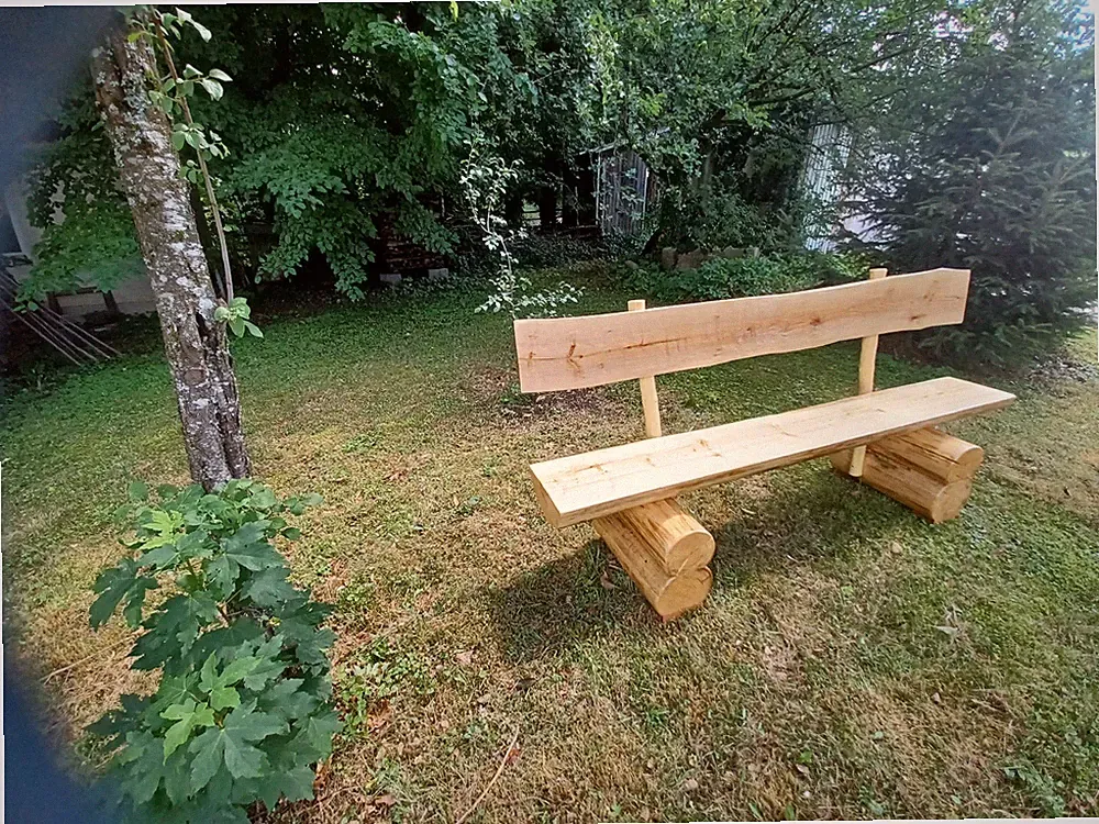 Sitzbank Gartenmöbel Baumstamm Massiv Fichte/Esche 200cm lackiert mit Klarlack