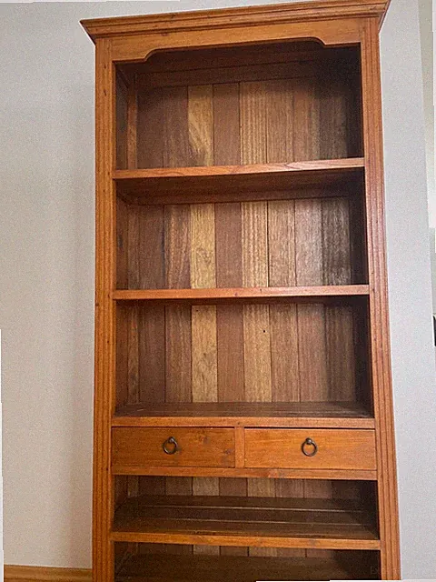Teakholzregal von KOKON 2m hoch, 98 cm breit mit Kranz, 36 cm tief mit Sockel
