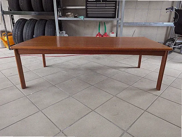 Teakholztisch gebraucht (L 150 cm / B 74cm / H 47cm )