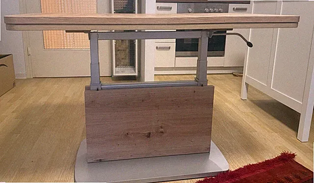 Tisch/Höffner/mit Unterschiedlichen Großen und Hohen / Holz Metal / Praktisch 1