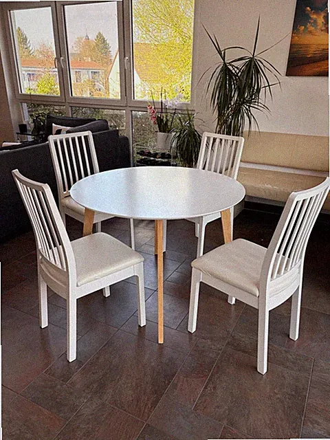 Tisch + Stühle IKEA