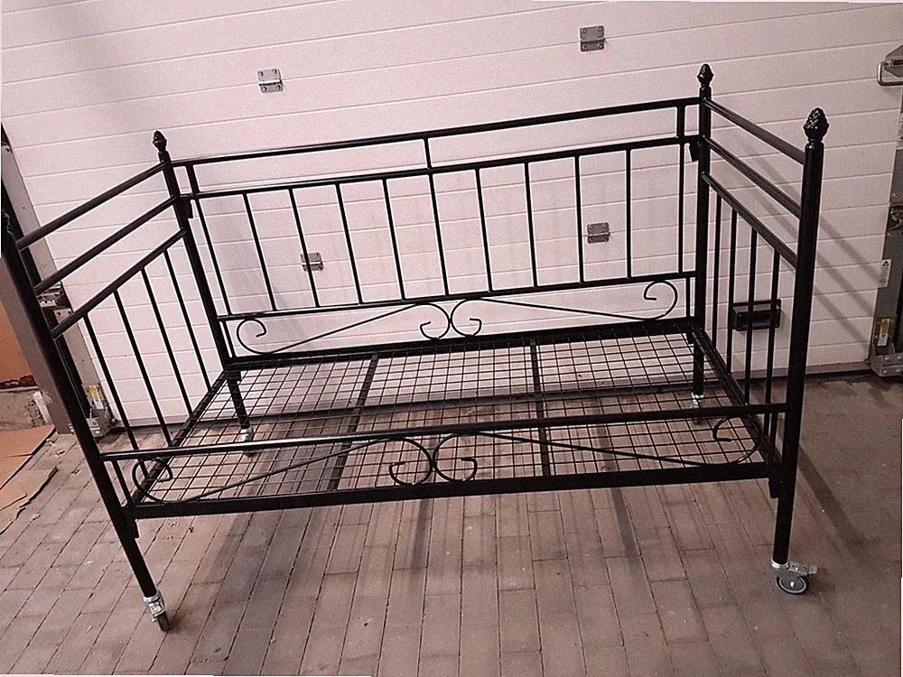 Transportable handgeschmiedetes Sofa mit Räder 80/160, metallbett