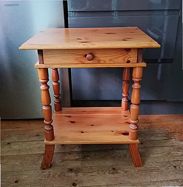 Vintage 90er Jahre Beistell Lampentisch aus massiver Kiefer mit Schublade und Ablage 50 cm
