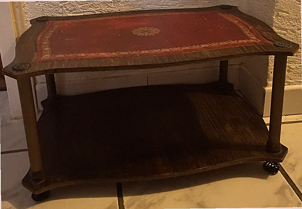 Vintage Beistelltisch / Couchtisch Englischer Stil mit rotem Leder & Goldprägung
