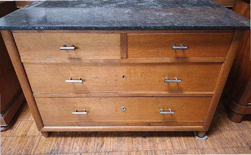 Steinplatte Kommode