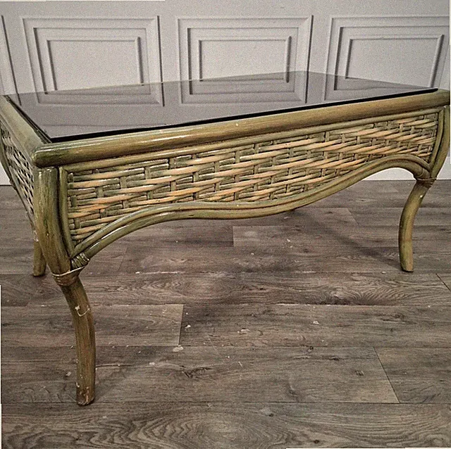 Vintage Rattan Couchtisch - Rauchglas grün lackiert Korbgeflecht - Retro Garten