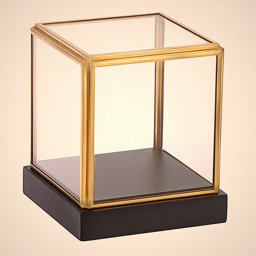 Vitrine aus Klarglas Quadratische Displaybox aus Goldfarbener Rahmen Schaukas...