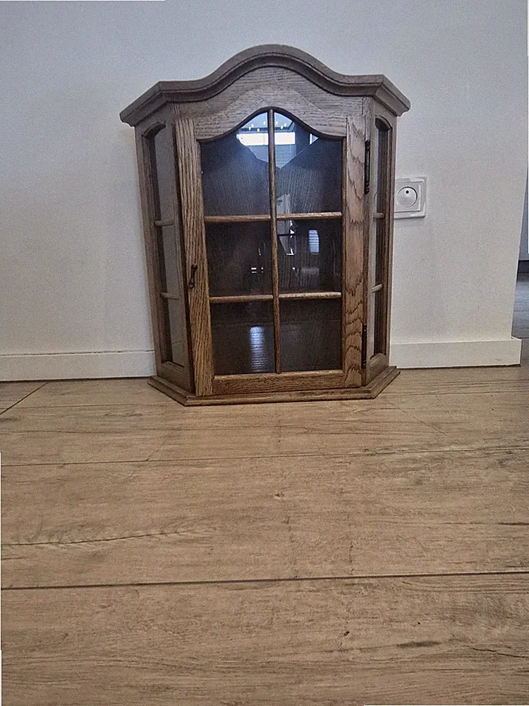 Vitrine, Hängevitrine rustikal: Höhe 59 cm, Breite 56 cm, Tiefe 16 cm