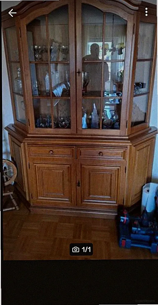 Vitrine Holz/Glas Braun 4 Glastüren 2 Schubladen freistehend 130x140cm