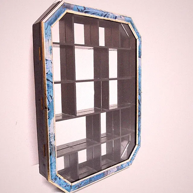 Vitrine Parfum Collection Holz schwarz grün Glas Tür 42cm 17 Fächer Hängevitrine