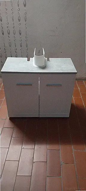 Waschtischunterschrank weiß mit Manschette