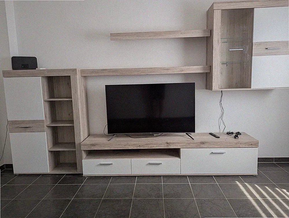Wohnwand TV-Möbel Set Helles Holz/Weiß mit Vitrine Inkls. Beleuchtung