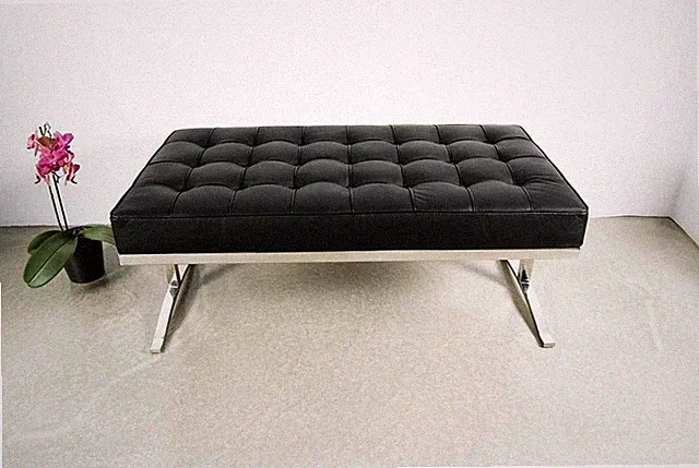 Wunderschöne Bauhaus Leder Sitzbank Hochglanz pol. Edelstahl Leder oder Kuhfell