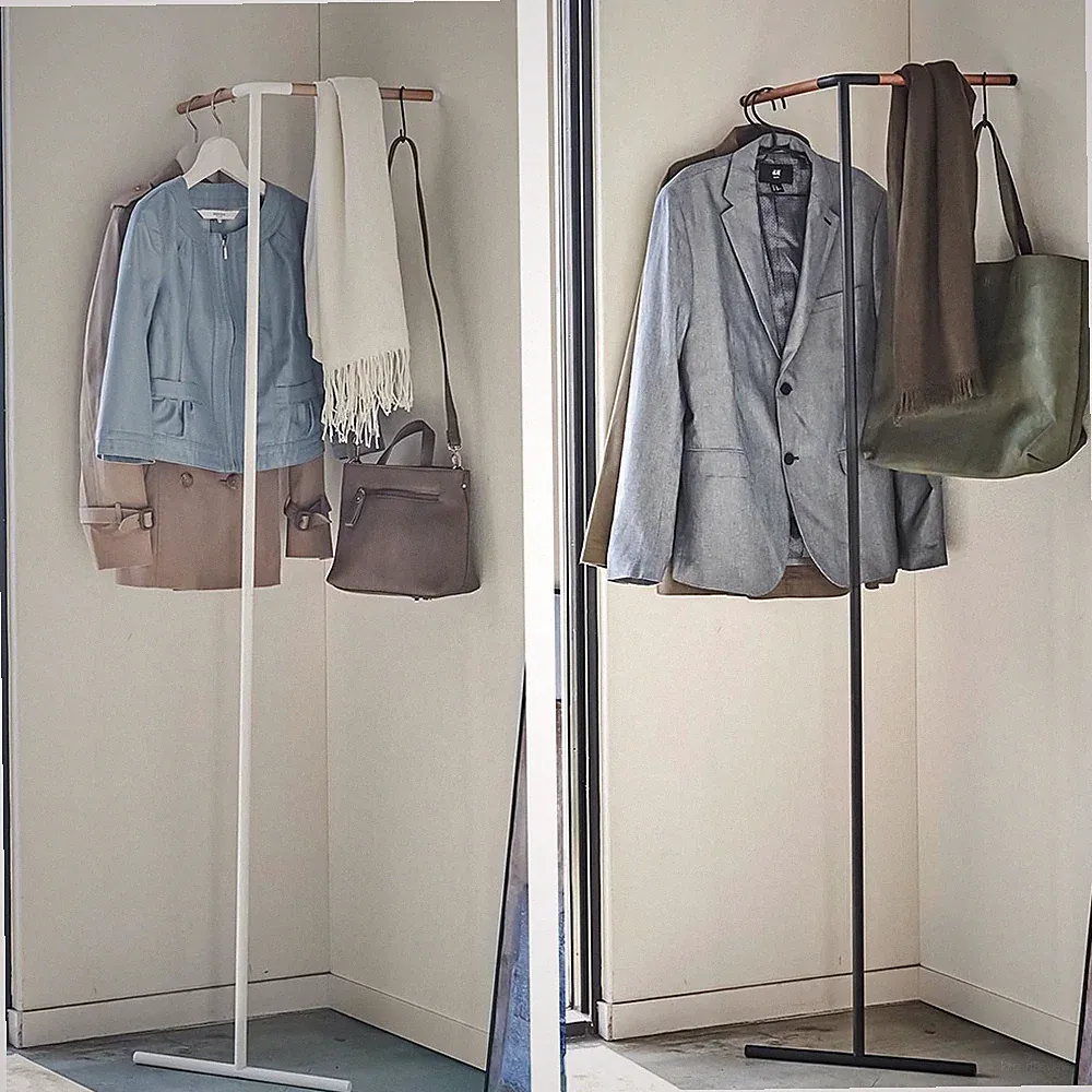 Yamazaki Eck-Kleiderständer Garderobenständer zum Anlehnen minimalistisch